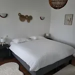 La Montagne Bed & Breakfast