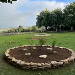 La Montagne Bed & Breakfast *